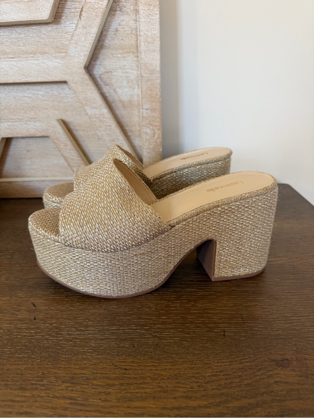 New- Larroude Miso platform Mule in Metallic Raffia Block heel sandal 7.5